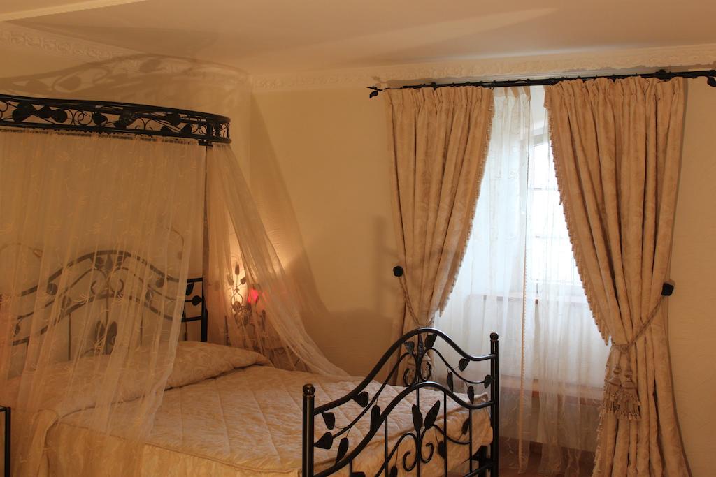 Schlosshotel Burghaus Kronenburg Dahlem  Екстер'єр фото